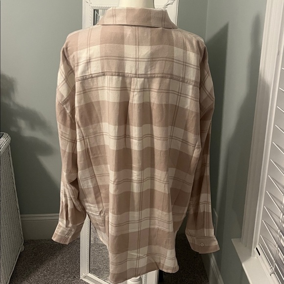 NWT Z Supply River Plaid Button up top, size XL. - Picture 3 of 10